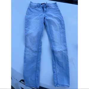 Light wash skinny jeans
